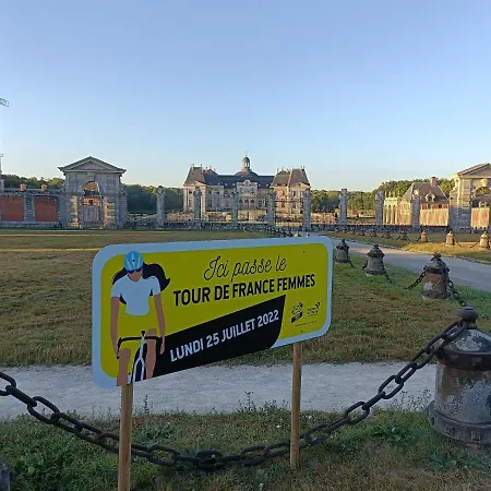 Mettez Vous Au Vert Pres Du Chateau De Vaux Le Vicomte En Sous Sol Semi Enterre Maincy Exterior foto