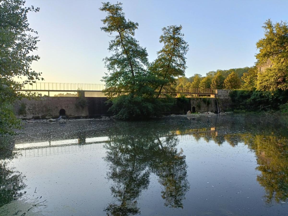 Mettez Vous Au Pres Du Chateau De Vaux Le Vicomte En Sous Sol Semi Enterre *